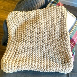 NWOT! Pottery barn cotton chevron knit woven pillow cover. Oat color